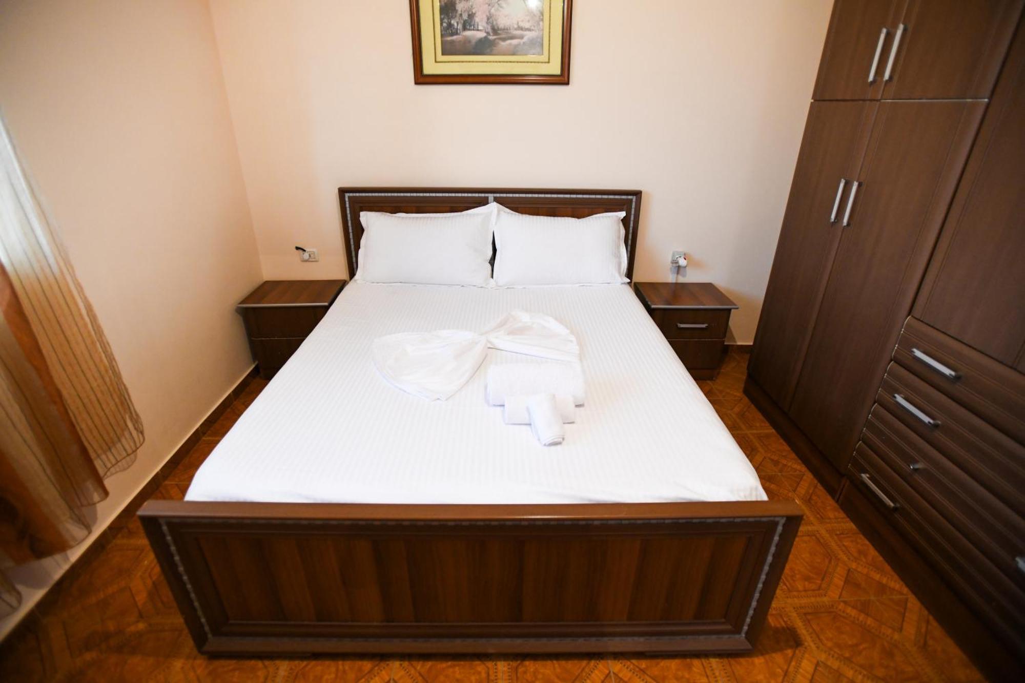 Apartment Darlin Berat Exterior photo