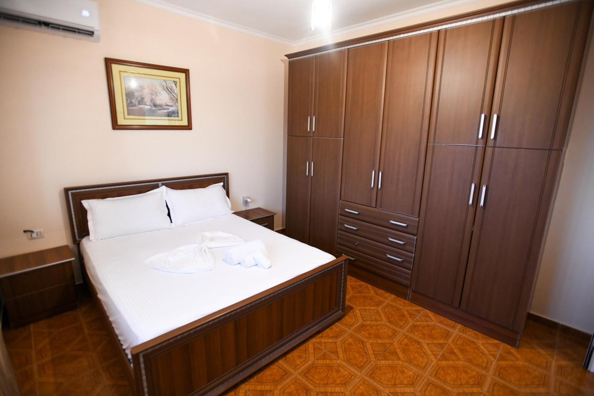 Apartment Darlin Berat Exterior photo