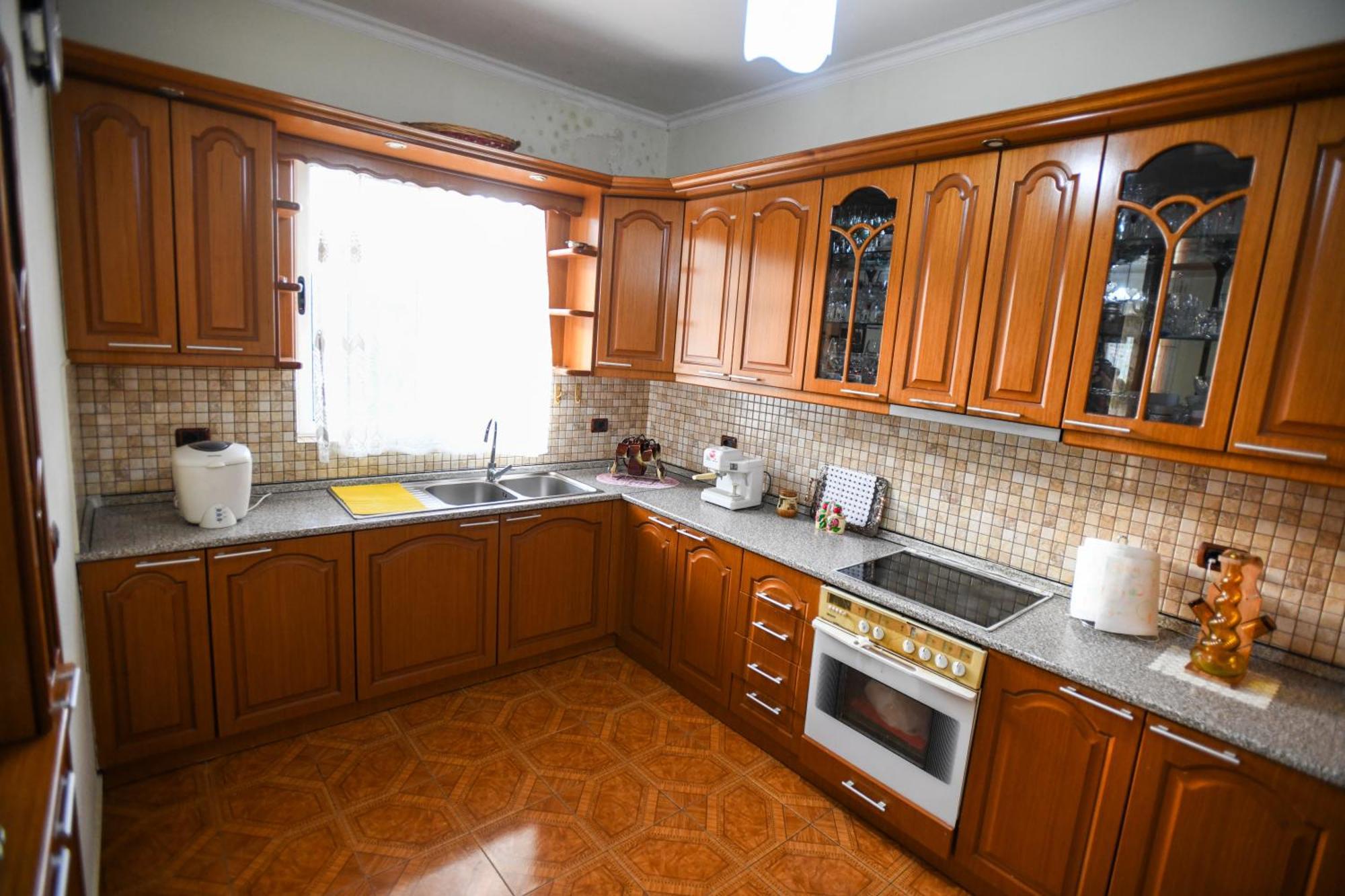 Apartment Darlin Berat Exterior photo