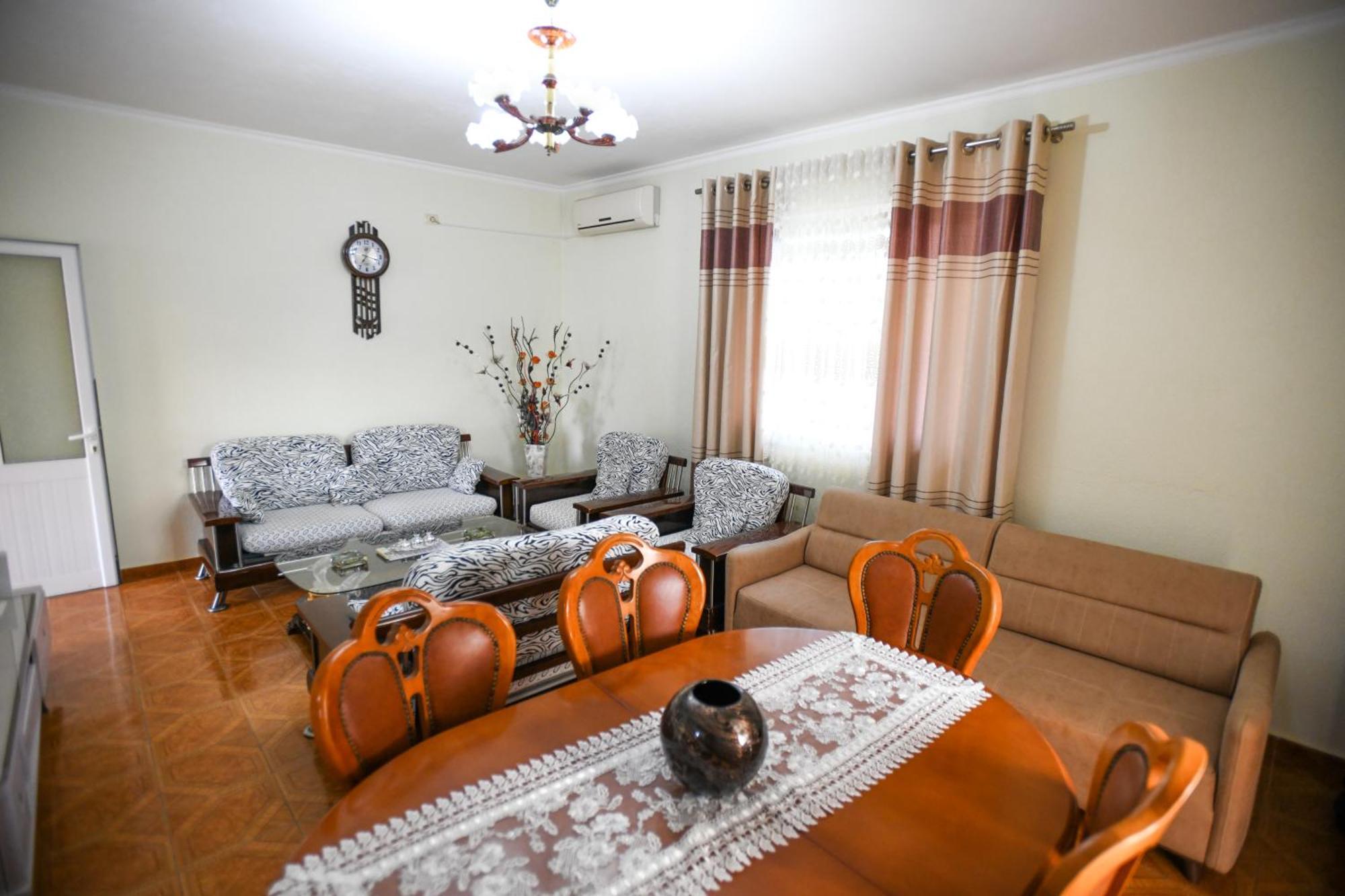 Apartment Darlin Berat Exterior photo