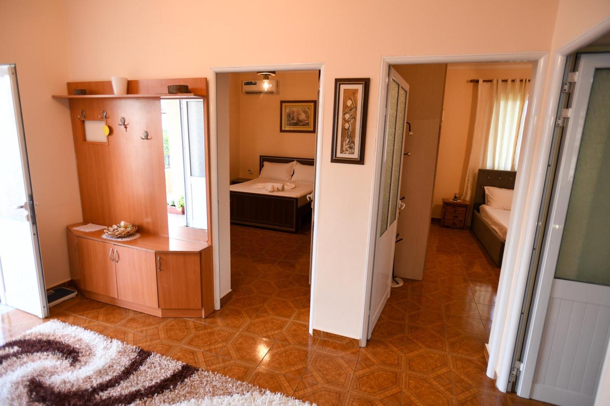 Apartment Darlin Berat Exterior photo