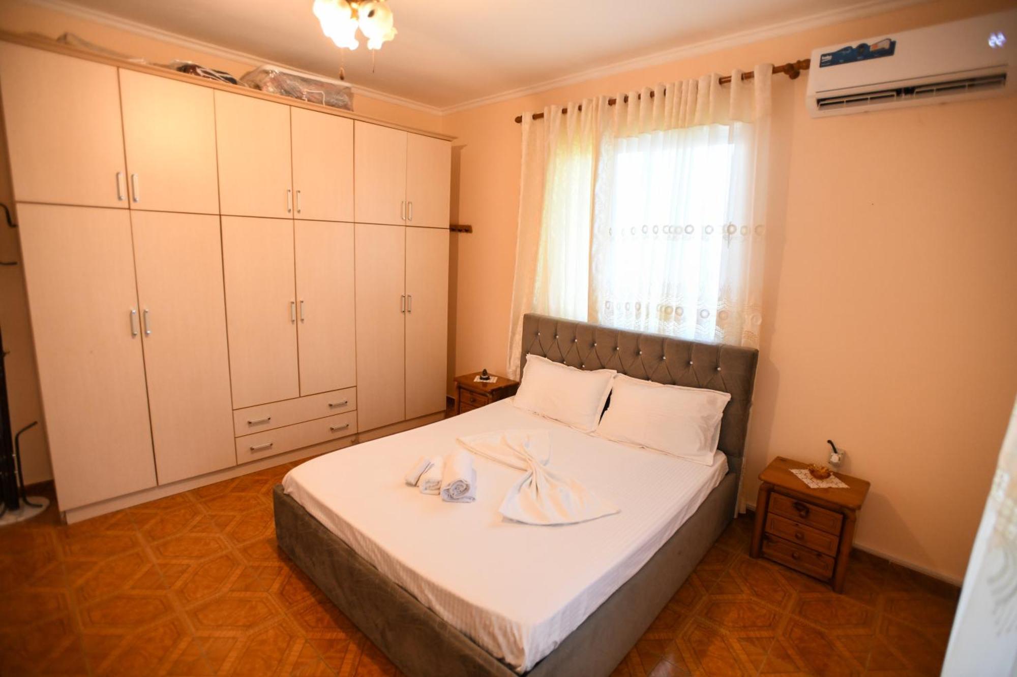 Apartment Darlin Berat Exterior photo
